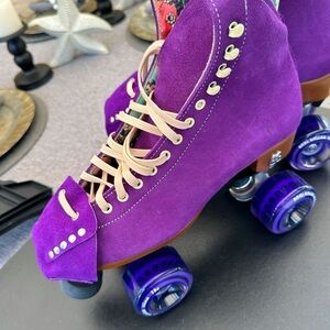 Moxi Skates LOLLY Purple Suede Roller Skates in size 8 mens / 9 womens